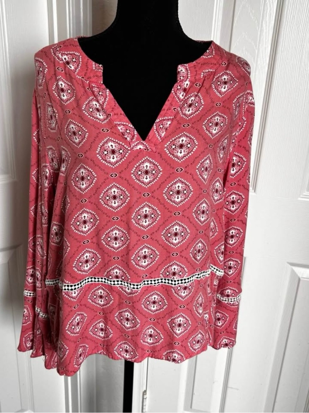 🌷 Pink & White V Neck Boho Blouse Size Large